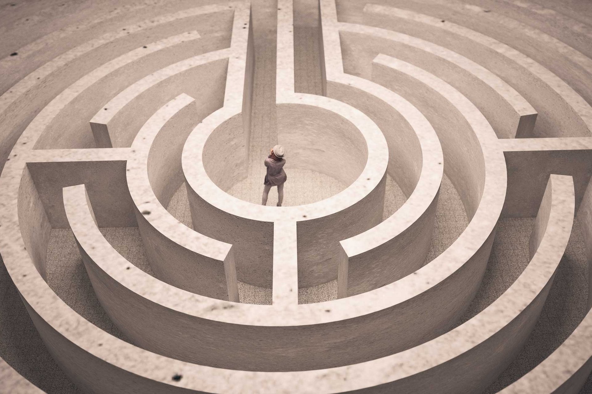 Person in einem Labyrinth