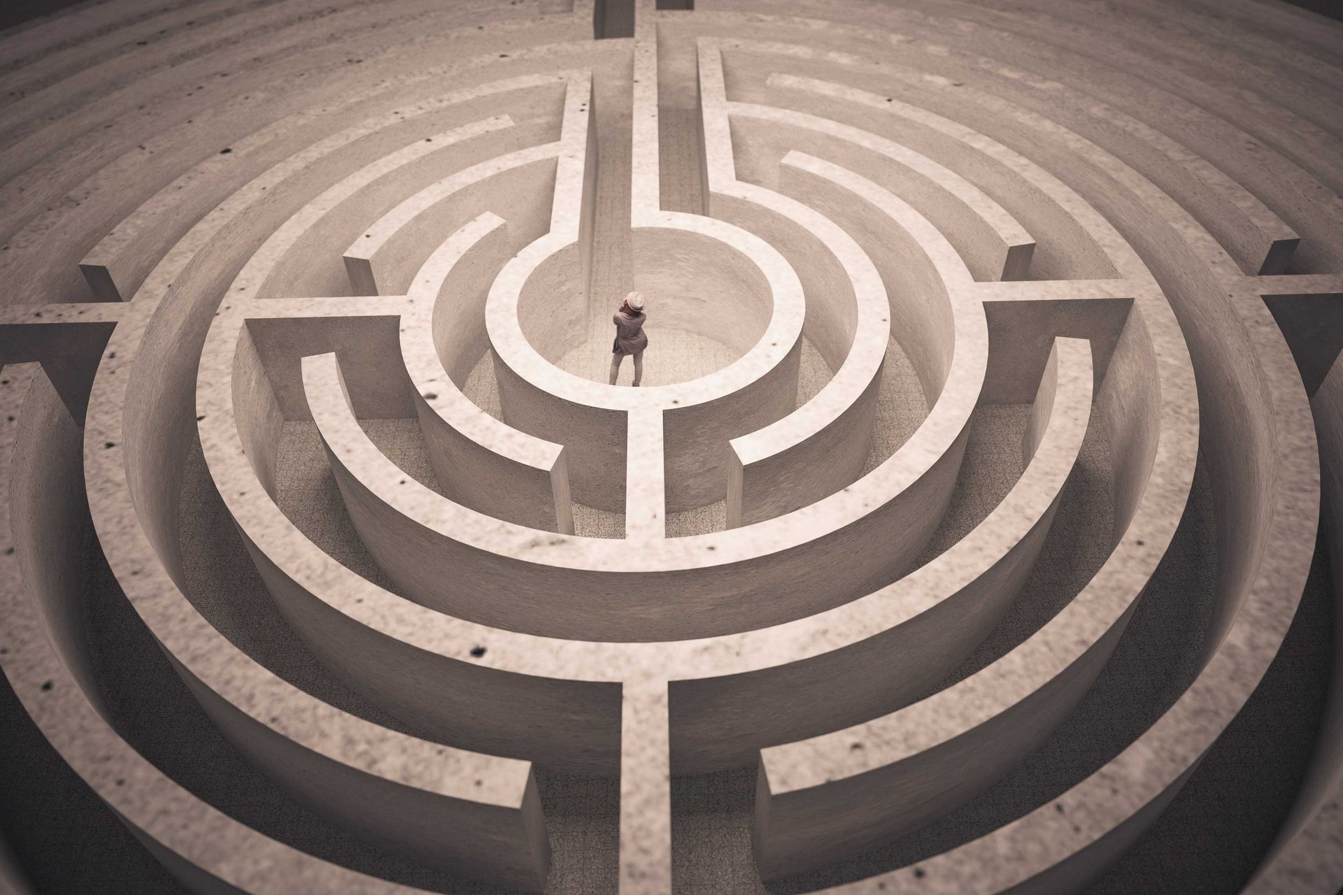 Person in einem Labyrinth