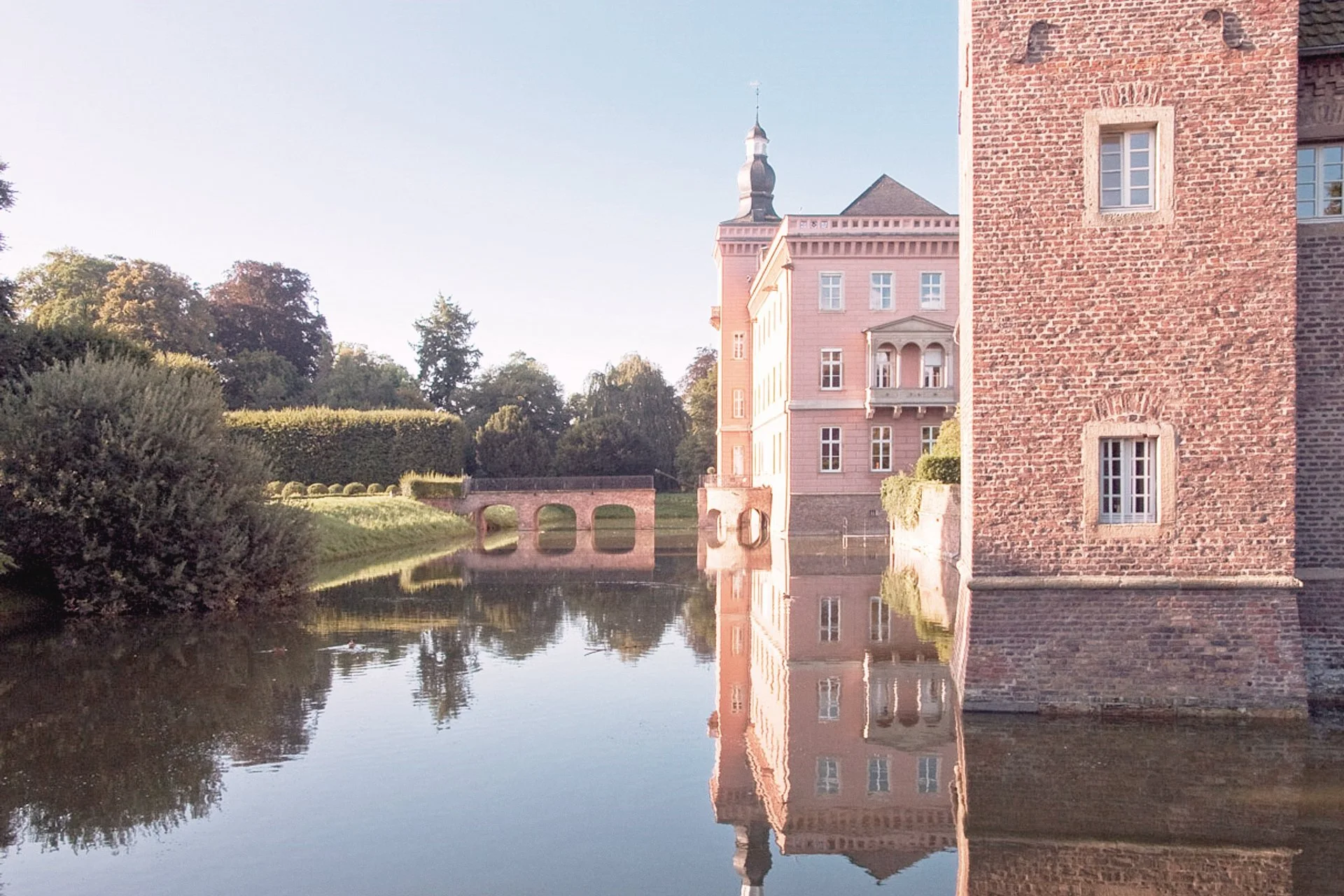 Libermenta kliniken gracht castle