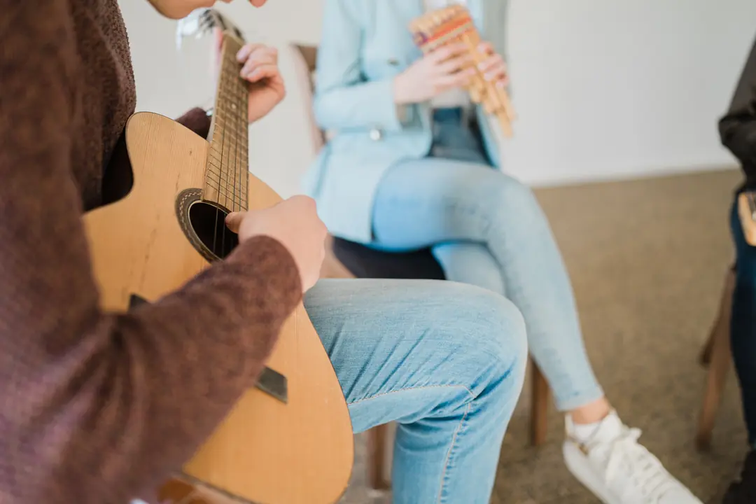 akustikgitarre panfloete musikunterricht gruppe