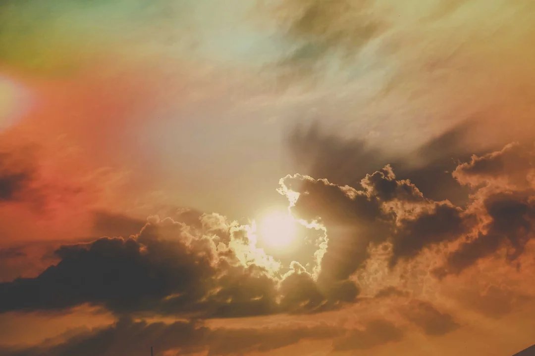 sonne-hinter-wolken