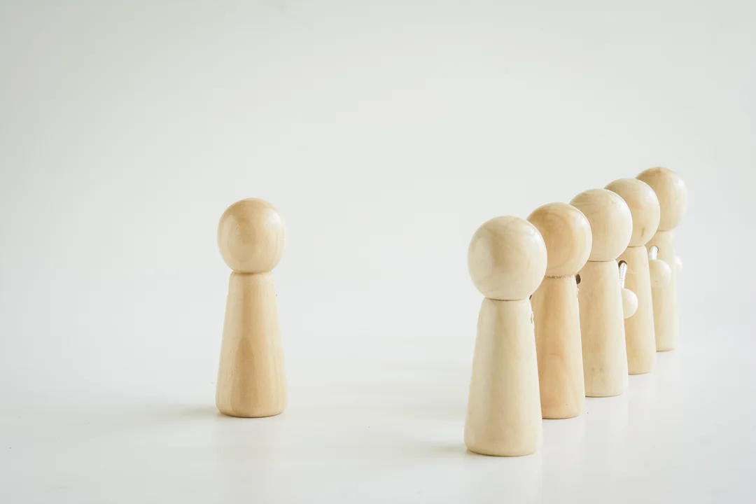 spielfiguren-aufgereiht-highres